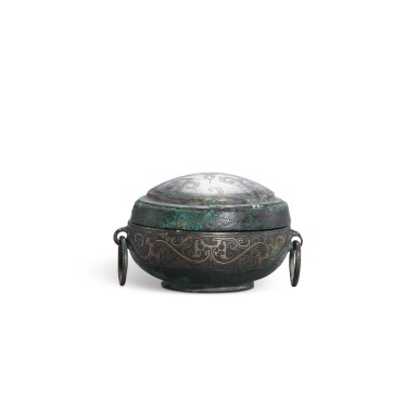 View full screen - View 1 of Lot 745. A gold and silver-inlaid bronze box and cover, Eastern Zhou dynasty, Warring States period | 東周戰國 青銅錯金銀蓋盒.