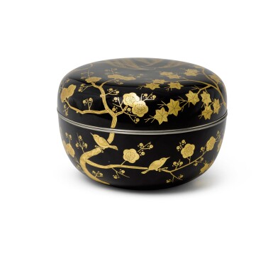 View full screen - View 1 of Lot 1648. A Japanese lacquer box and cover, Showa period, 20th century.