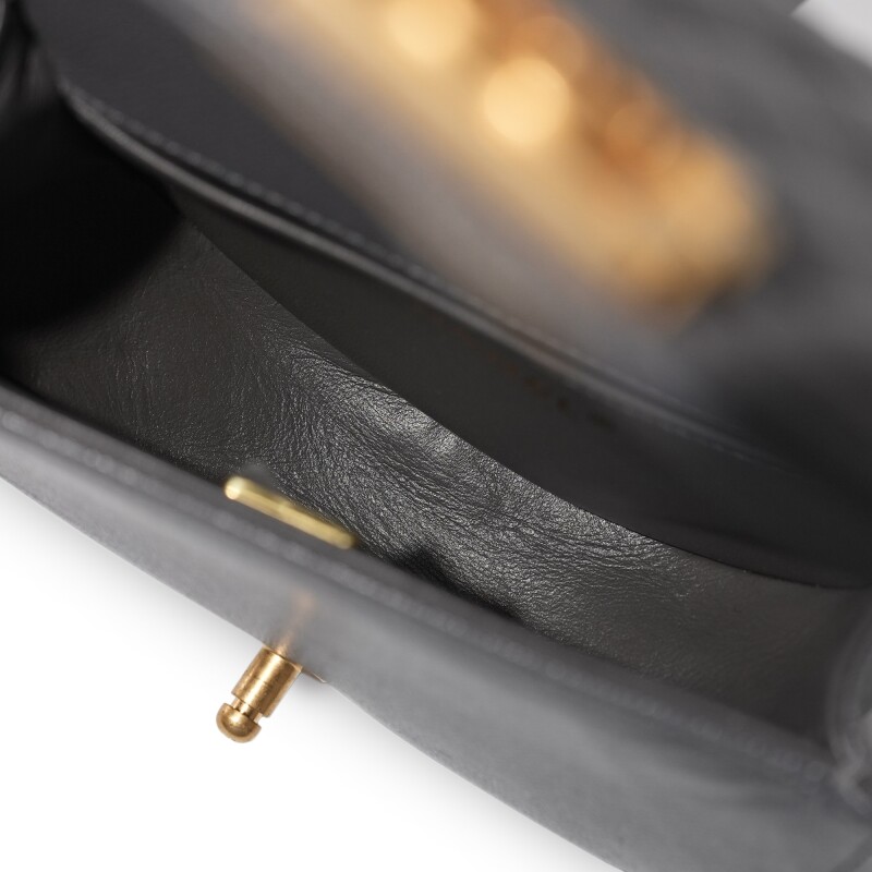 Cover image 0