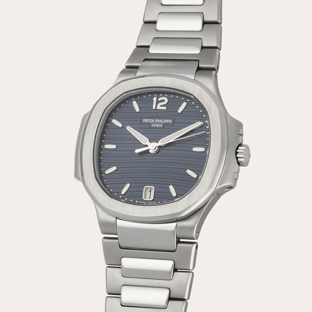 Voir en plein écran - Voir 1 du lot 236. Nautilus, Reference 7118/1A-001 | A stainless steel wristwatch with date and bracelet | Circa 2017.
