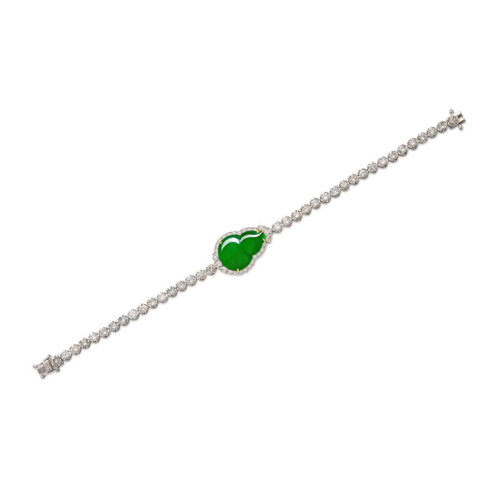 View full screen - View 1 of Lot 373. Jadeite and Diamond Bracelet | 天然翡翠 配 鑽石 手鏈.