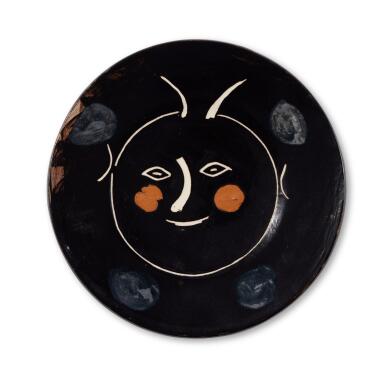 View full screen - View 1 of Lot 9. Service visage noir: plate C (A. R. 38).