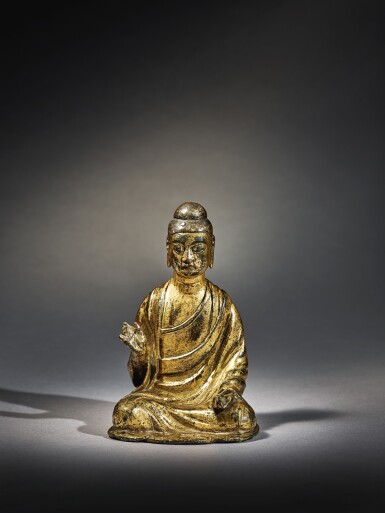 View full screen - View 1 of Lot 3508. An extremely rare gilt-bronze figure of Amitabha Buddha Sui – early Tang dynasty | 隋至唐初 鎏金銅阿彌陀佛坐像.