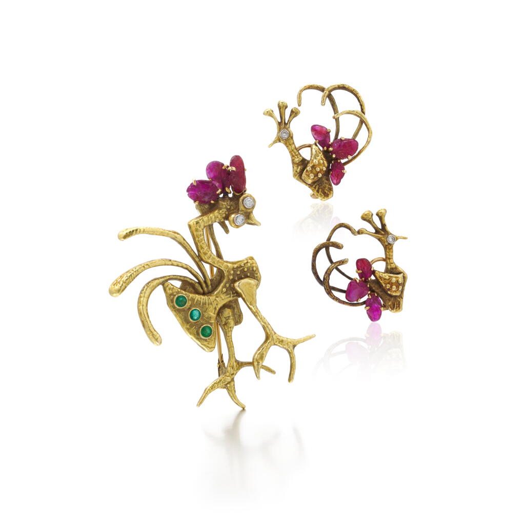 View full screen - View 1 of Lot 97. Emerald, ruby and diamond brooch and a pair of ruby and diamond ear clips | Spilla in smeraldi, rubini e diamanti ed un paio di orecchini a clip in rubini e diamanti .
