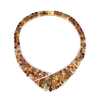 View full screen - View 1 of Lot 173. Collier tourmalines et diamants | Tourmaline and diamond necklace.