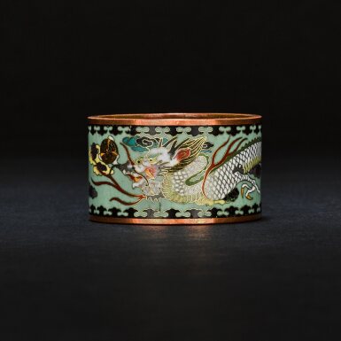 View full screen - View 1 of Lot 115. A cloisonné enamel napkin ring | Attributed to the workshop of Namikawa Yasuyuki (1845-1927) | Meiji period, late 19th century .
