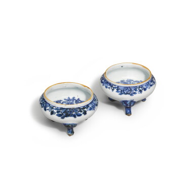 View full screen - View 1 of Lot 268. A pair of blue and white salts, Qing dynasty, 18th century.