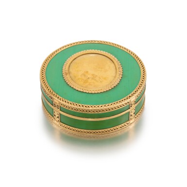 View full screen - View 1 of Lot 416. A gold and green lacquer snuff box, Paris, 1761/62.