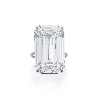 View full screen - View 1 of Lot 250. Impressive diamond ring | 鑽石戒指.