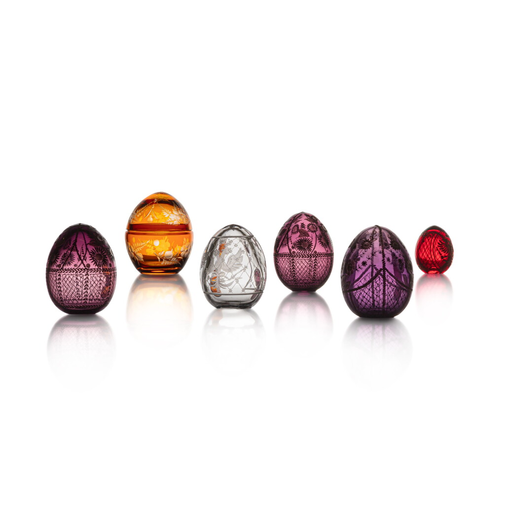 View full screen - View 1 of Lot 314. Six glass eggs of various colors, modern .