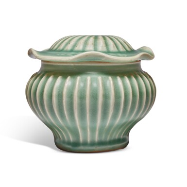 View full screen - View 1 of Lot 1138. A small 'Longquan' celadon-glazed ribbed jar and cover, Yuan dynasty | 元 龍泉窰青釉百條紋蓋罐 .