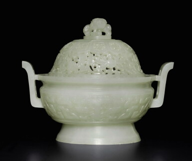 View full screen - View 1 of Lot 649. A pale celadon jade censer and cover, Qing dynasty, 18th / 19th century | 清十八 / 十九世紀 青白玉雕獸面紋熏爐.