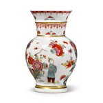 A MEISSEN SMALL VASE CIRCA 1727-30
