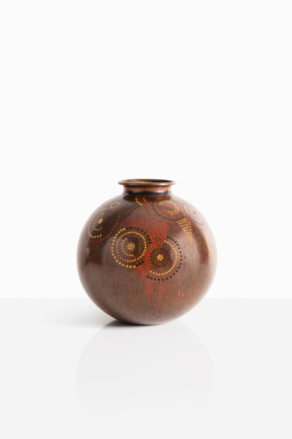 View full screen - View 1 of Lot 47. Vase.