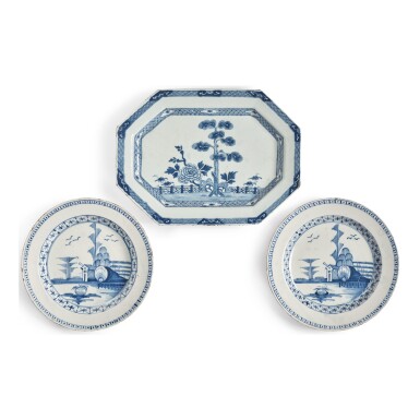 View full screen - View 1 of Lot 800. A PAIR OF ENGLISH DELFTWARE BLUE AND WHITE CIRCULAR DISHES AND A LARGE RECTANGULAR PLATTER, THIRD QUARTER 18TH CENTURY.