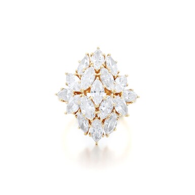 View full screen - View 1 of Lot 149. Bague diamants | Diamond ring .
