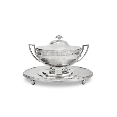 View full screen - View 1 of Lot 174. A silver covered soup tureen, liner and stand, Henry Auguste, Paris, 1787-1788 | Soupière couverte, sa doublure et son présentoir en argent par Henry Auguste, Paris, 1787-1788.