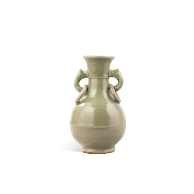 View full screen - View 1 of Lot 1050. A ‘Longquan’ celadon-glazed handled vase, Yuan – Ming dynasty | Vase à poignées en grès céladon 'Longquan', dynastie Yuan - Ming.