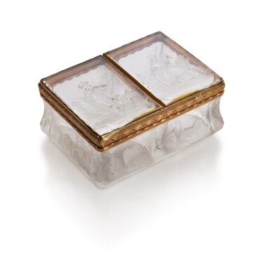 View full screen - View 1 of Lot 1537. A gold-mounted double-opening glass snuffbox, probably Austrian, late nineteenth century in earlier taste.