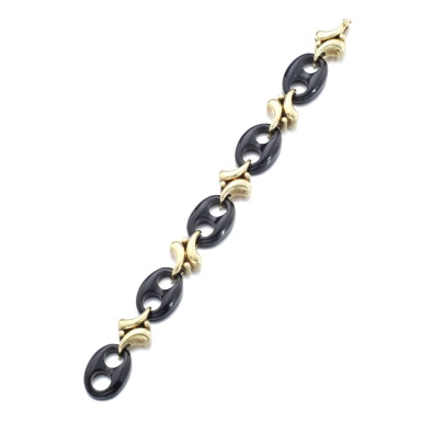 View full screen - View 1 of Lot 475. ONYX AND GOLD BRACELET.