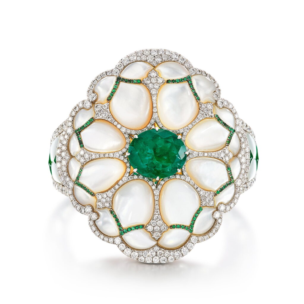 View full screen - View 1 of Lot 1857. Emerald, Mother-of-Pearl and Diamond Bangle | 寶嘉斯仁 | 祖母綠 配 貝母 及 鑽石 手鐲(祖母綠重約10.94克拉).