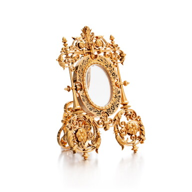 View full screen - View 1 of Lot 124. Gold photo frame .