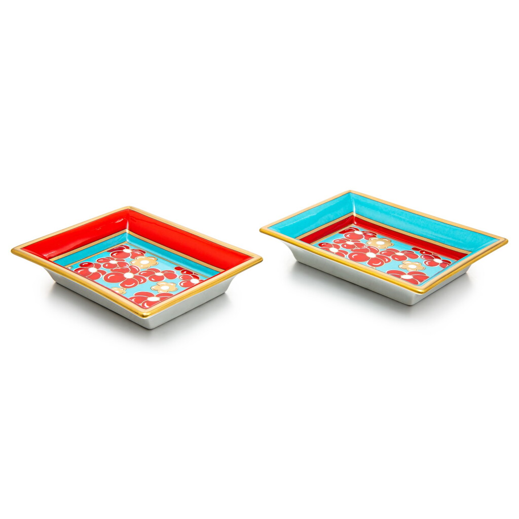 View full screen - View 1 of Lot 8056. Patek Philippe | Porcelain de Limoges, A set of two commemorative Limoges porcelain and enamel dishes, Circa 2011 | 百達翡麗 | Porcelain de Limoges 一套二件利摩日陶瓷及琺瑯擺飾盤,約2011年製.