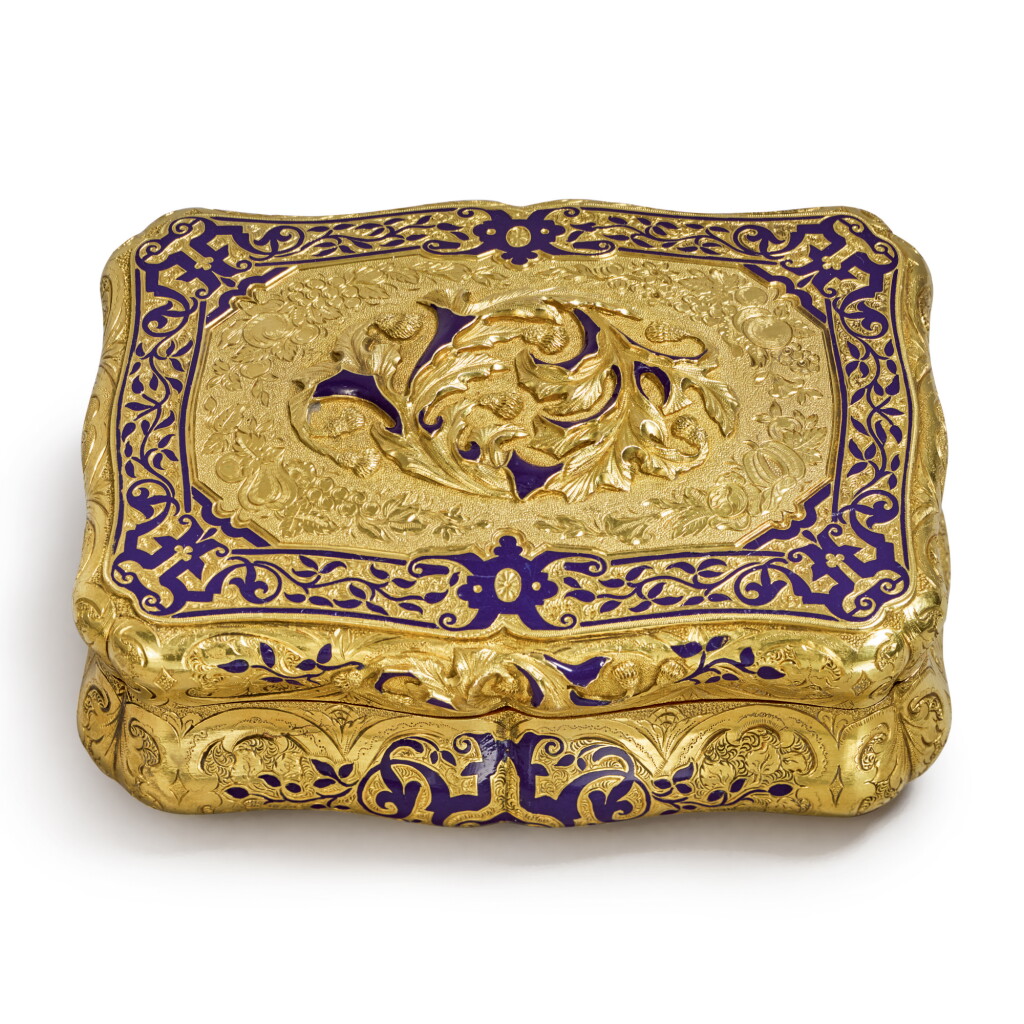View full screen - View 1 of Lot 336. A GERMAN ENAMELED GOLD SNUFF BOX, CHARLES WEISHAUPT & CO., HANAU, CIRCA 1860.