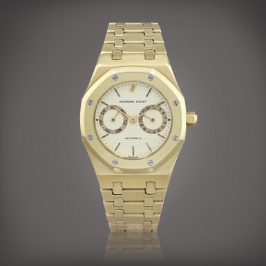 View full screen - View 1 of Lot 621. Royal Oak 'the owl', reference 25572BA Montre bracelet en or jaune avec jour et date | Yellow gold wristwatch with day, date and bracelet Vers 1985 | Circa 1985.