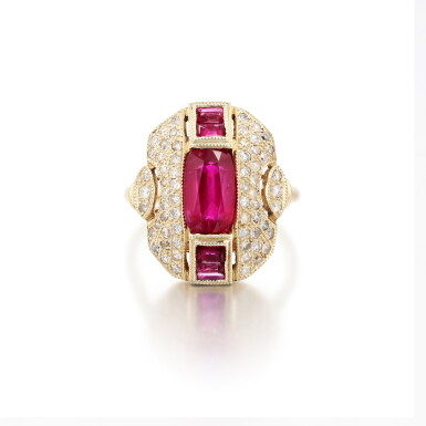 View full screen - View 1 of Lot 217. Bague rubis et diamants | Ruby and diamond ring.