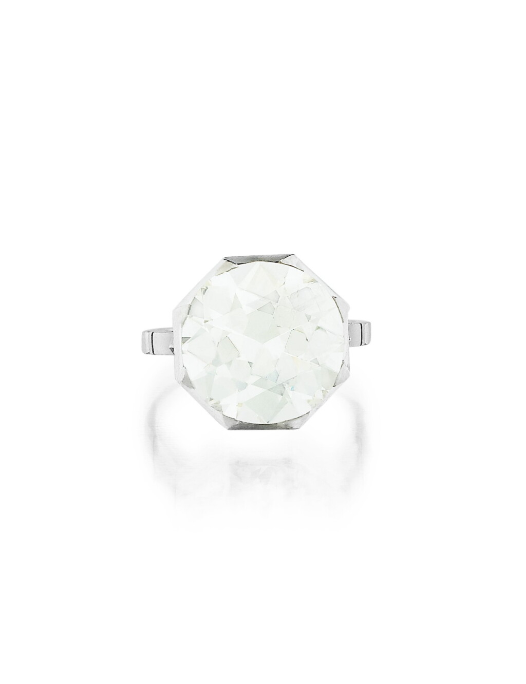 View full screen - View 1 of Lot 198. Bague diamant | Diamond ring.