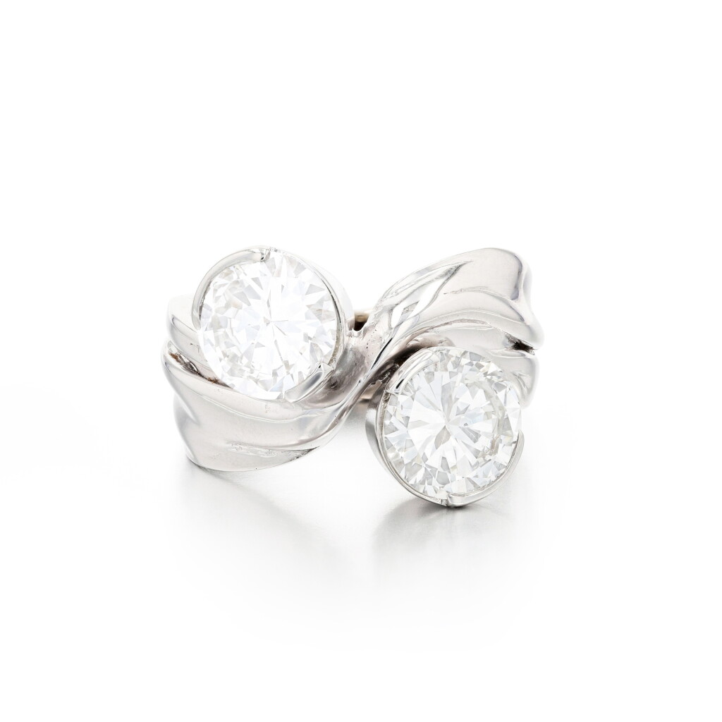 View full screen - View 1 of Lot 169. Bague diamants | Diamond ring.