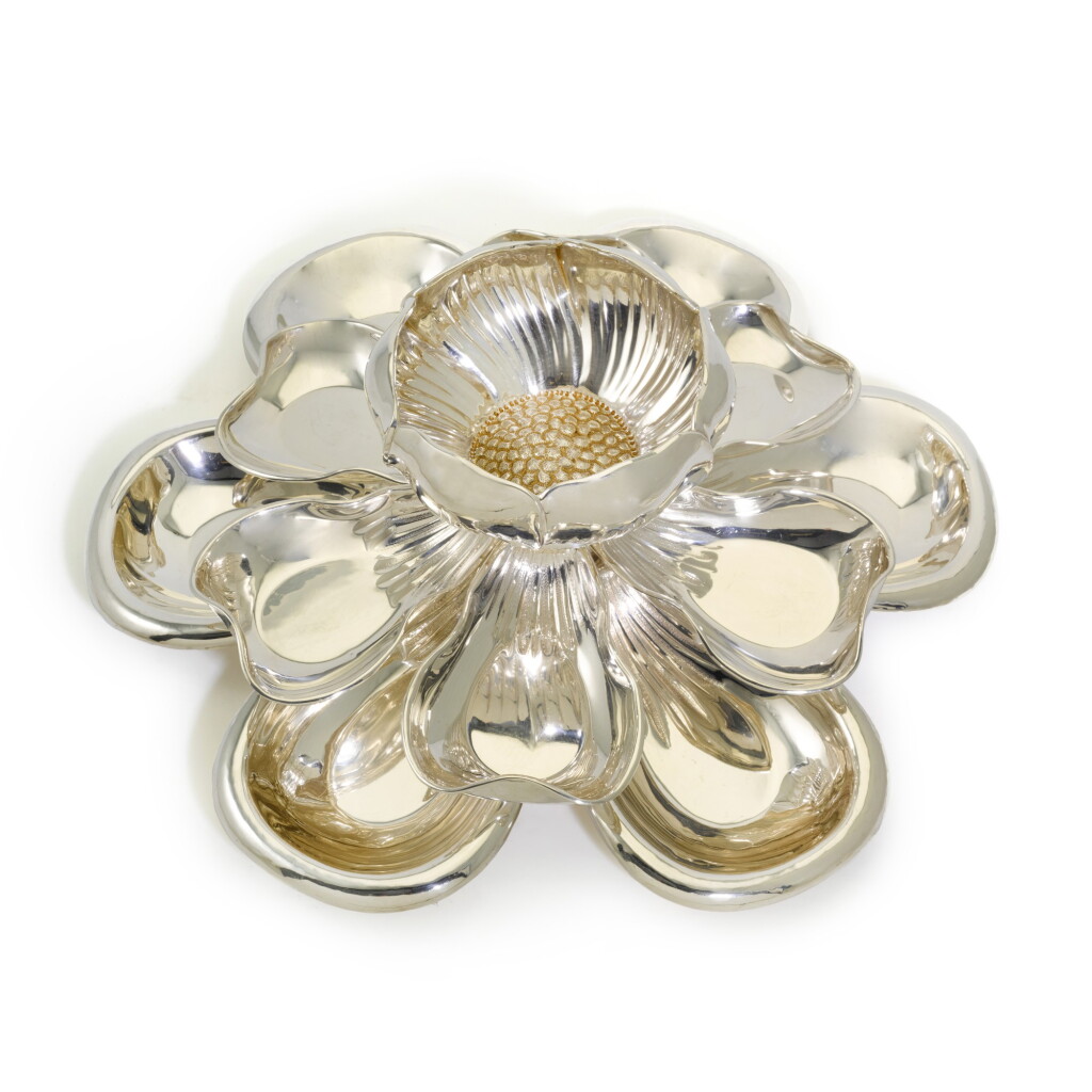 View full screen - View 1 of Lot 70. An Egidio Broggi silver serving centrepiece for six persons, Milan, late 20th Century.