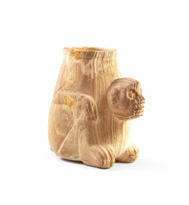 View full screen - View 1 of Lot 58. Vase zoomorphe en albâtre, Mixtèque, Mexique, 900-1200 AP. J.-C. | Mixtec alabaster zoomorphic vase, Mexico, AD 900-1200.