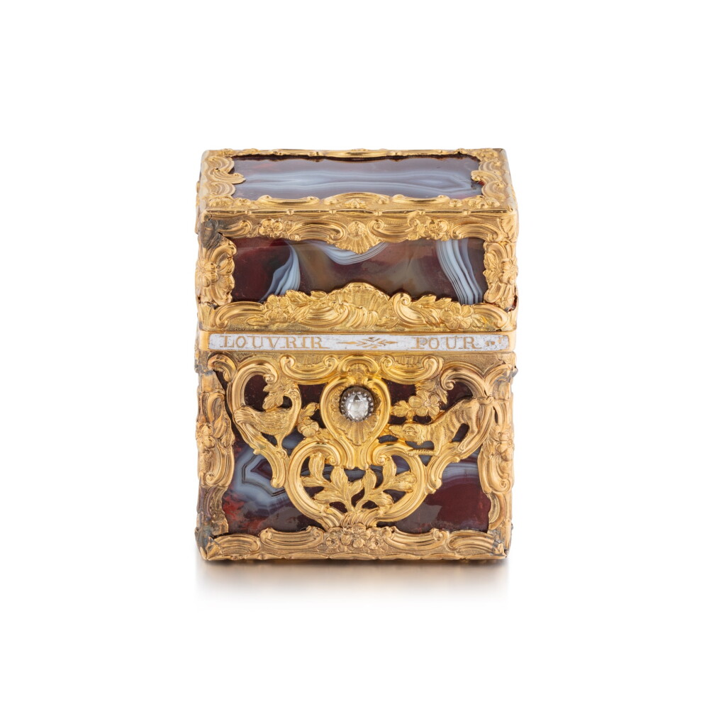 View full screen - View 1 of Lot 1218. A jewelled gold-mounted hardstone necessaire, London, circa 1760.