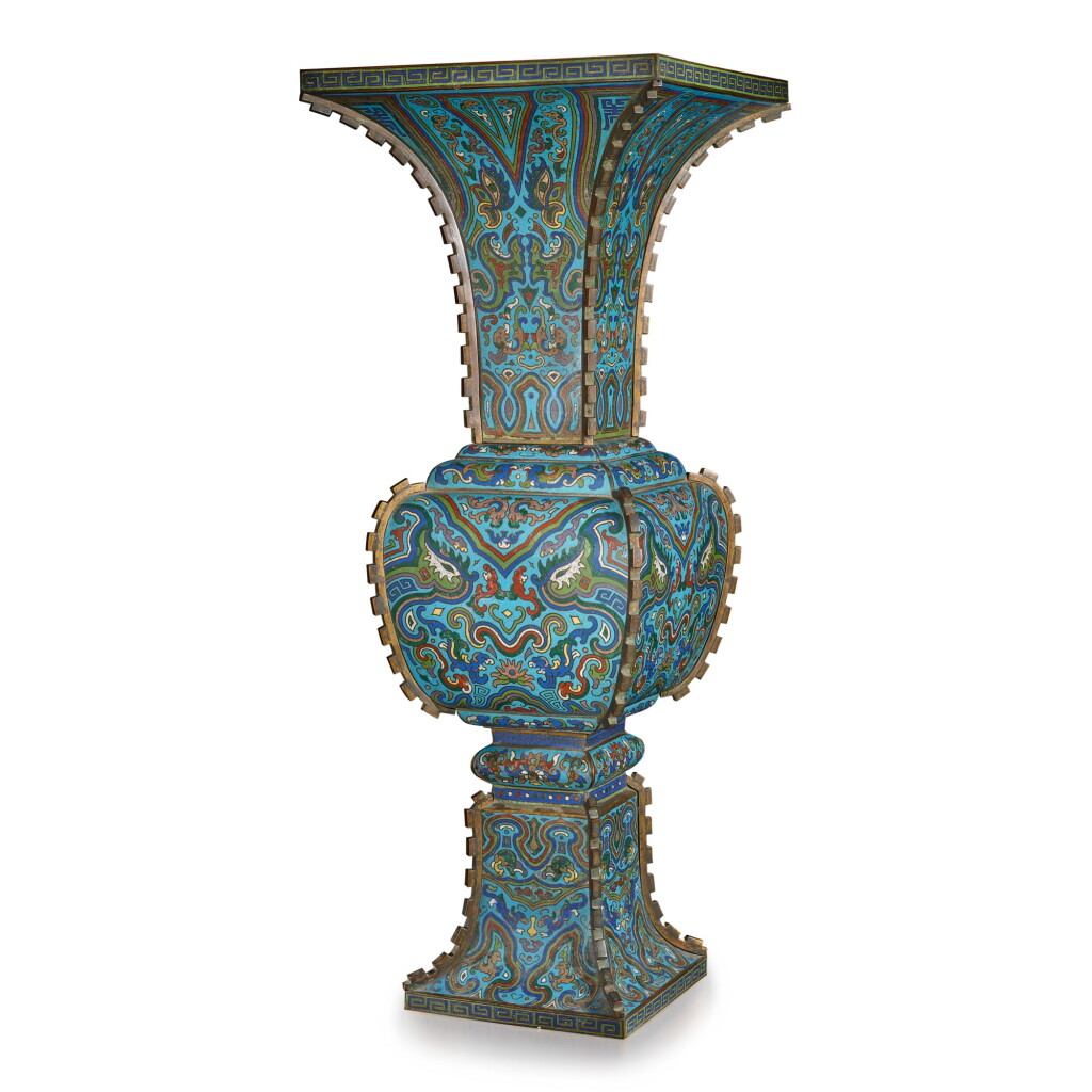 View full screen - View 1 of Lot 10. A very large cloisonné enamel gu-form vase, Qing dynasty, 17th century | 清十七世紀 銅胎掐絲琺瑯獸面紋出戟大方觚.