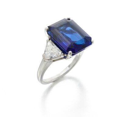 View full screen - View 1 of Lot 57. Sapphire and diamond ring (Anello con zaffiro e diamanti).