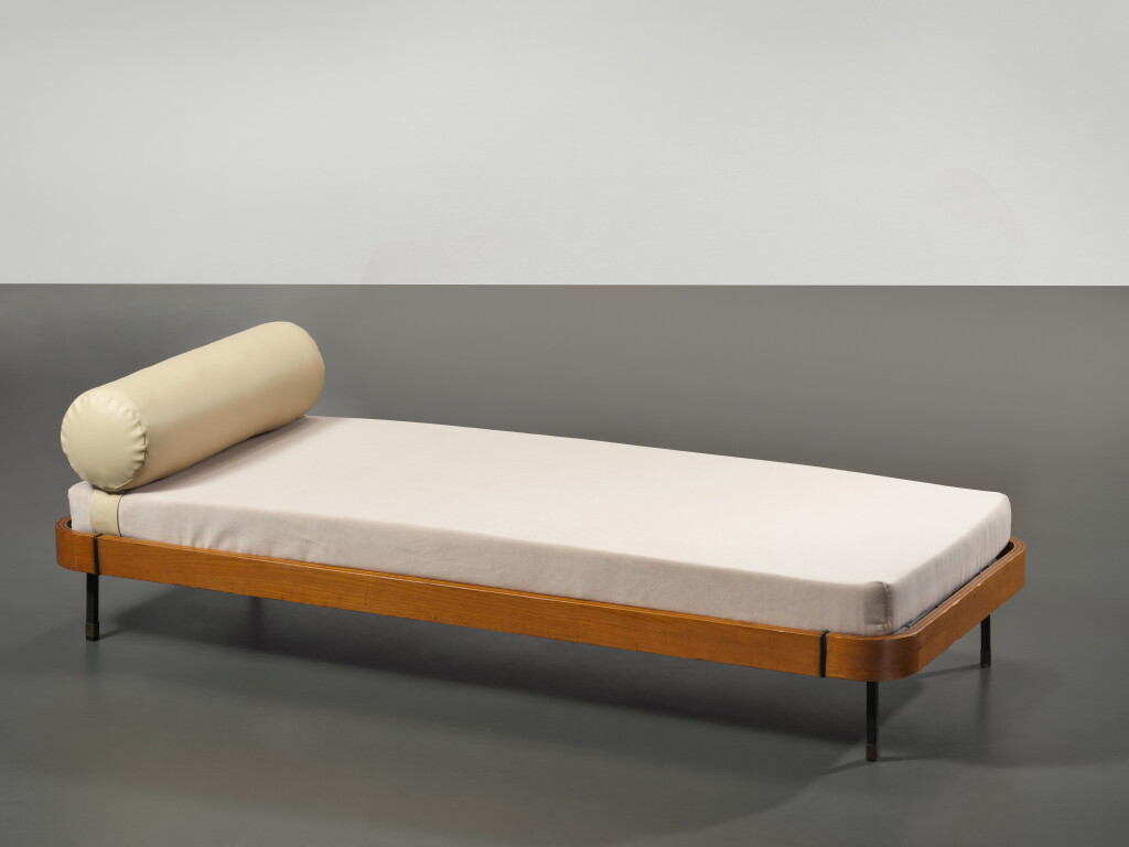 View full screen - View 1 of Lot 527. Daybed.