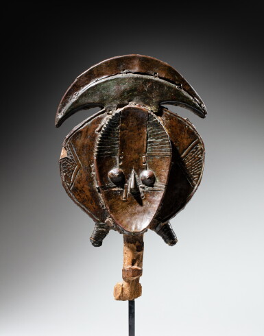 View full screen - View 1 of Lot 25. Figure de reliquaire, Kota Obamba, Gabon | Kota Obamba reliquary figure, Gabon.