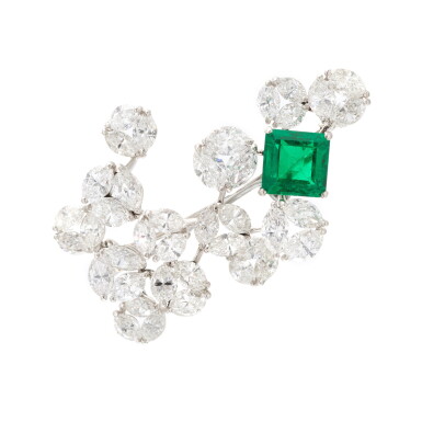 View full screen - View 1 of Lot 280. Emerald and diamond brooch (Spilla in diamanti e smeraldo).
