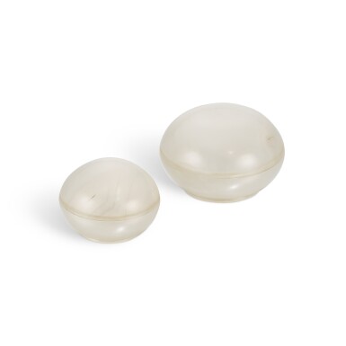 View full screen - View 1 of Lot 50. A small agate box and cover 20th century | 二十世紀 瑪瑙小蓋盒一組兩件.