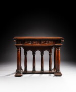 Table de milieu en noyer d’époque Renaissance, France, fin du XVIe siècle, d’après Jacques Androuet du Cerceau