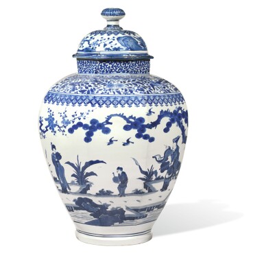 View full screen - View 1 of Lot 57. A KAKIEMON-STYLE ARITA VASE AND COVER | EDO PERIOD, LATE 17TH CENTURY.