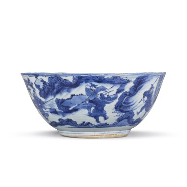 View full screen - View 1 of Lot 287. A large blue and white Kraak 'figural' bowl, Ming dynasty, 17th century | 明十七世紀 青花人物故事圖克拉克式大盌.