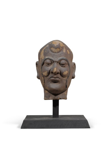 View full screen - View 1 of Lot 82. A lacquered stucco head of a Luohan, Yuan/Ming dynasty | 元/明 泥塑彩繪羅漢頭像.