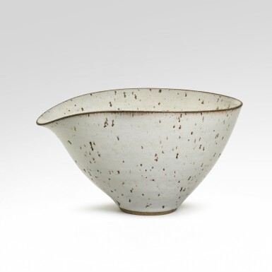 View full screen - View 1 of Lot 534. Large Squeezed Bowl.