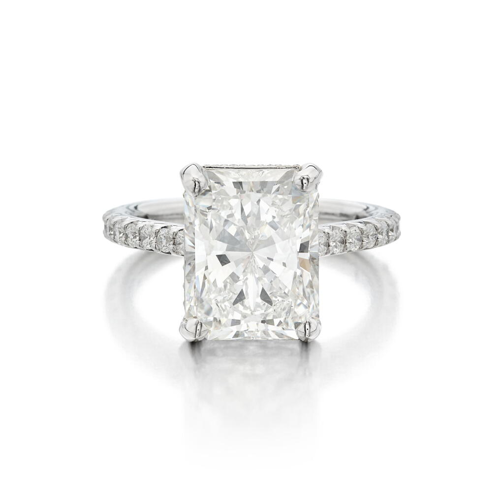 View full screen - View 1 of Lot 213. Diamond Ring.
