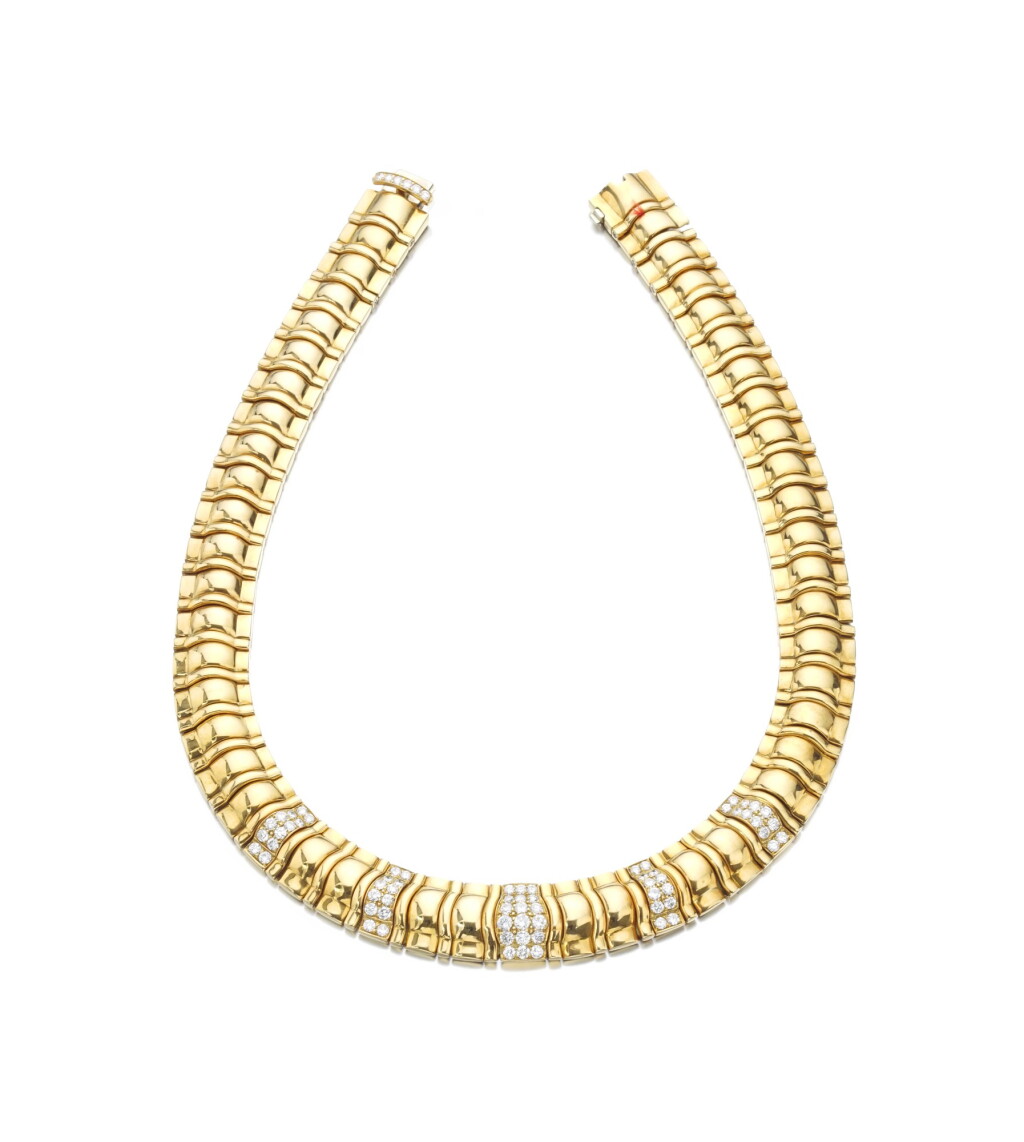 View full screen - View 1 of Lot 48. GOLD AND DIAMOND NECKLACE | PIAGET.