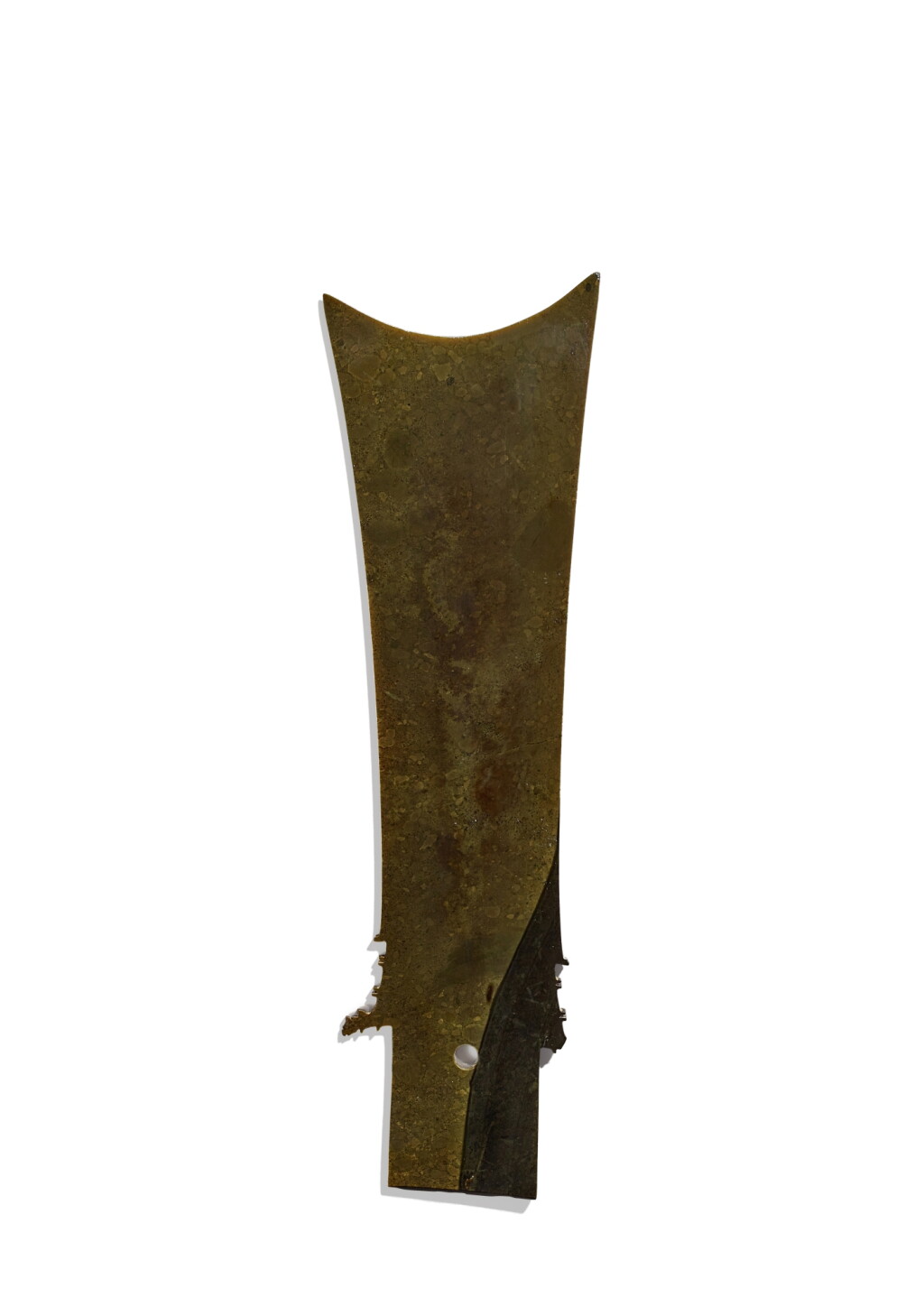 View full screen - View 1 of Lot 3610. A rare and large jade ceremonial blade, yazhang, Neolithic period to early Shang dynasty, c. 2000-1500 BC | 新石器時代至商初 約公元前2000-1500年 玉牙璋.