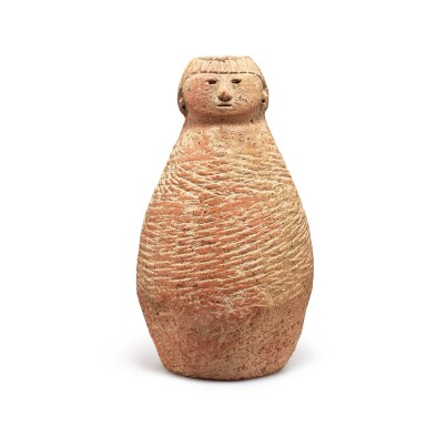 View full screen - View 1 of Lot 808. A small red pottery human head bottle, Yangshao culture, Banpo to Miaodigou phase, 4800-3500 B.C. 仰韶文化 半坡至廟底溝類型 紅陶人首瓶.